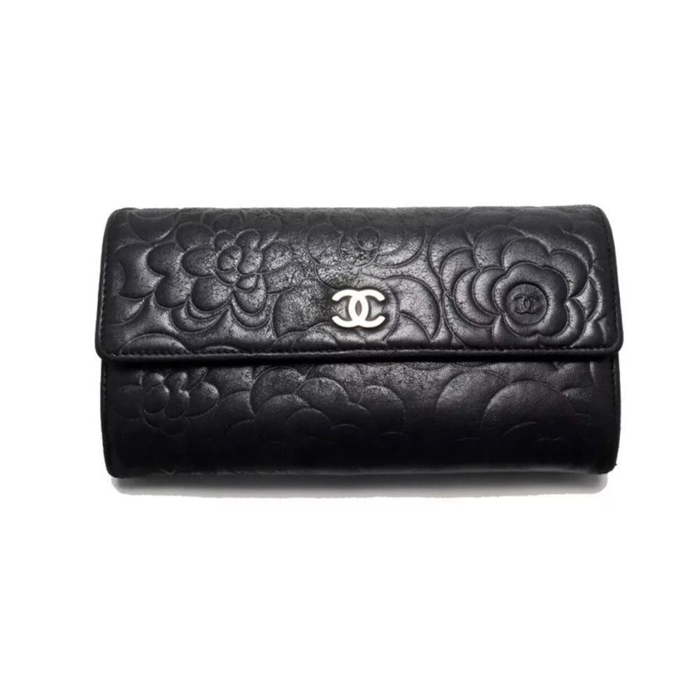 Y2K Chanel camellia wallet black